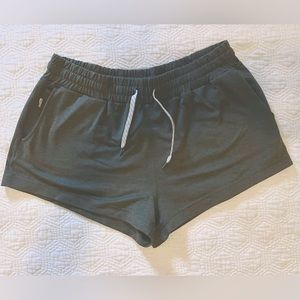 Vuori Halo Performance Shorts, Oregano Green